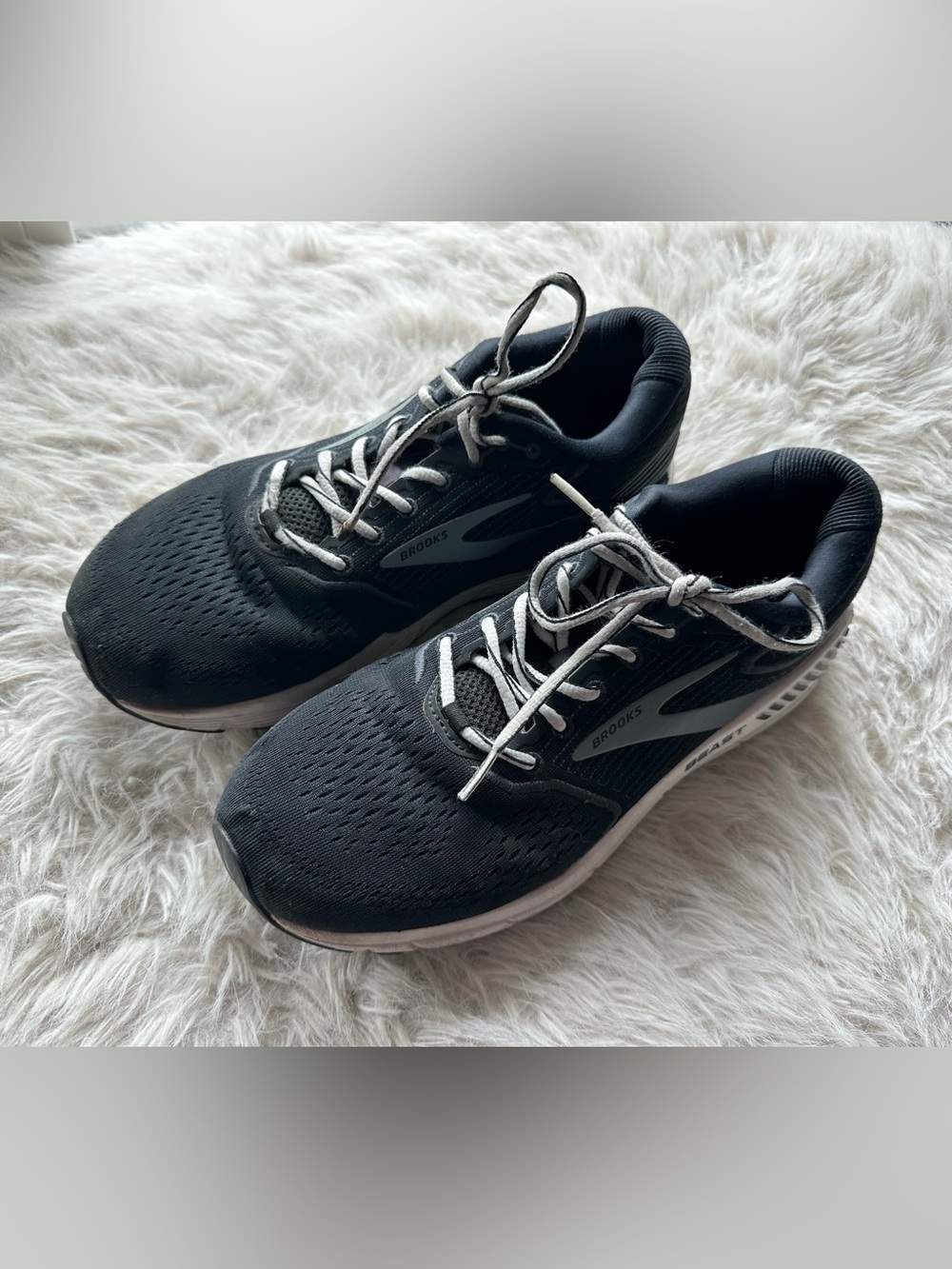 Brooks Beast Black and White Men's Athletic Running Shoes 10.5